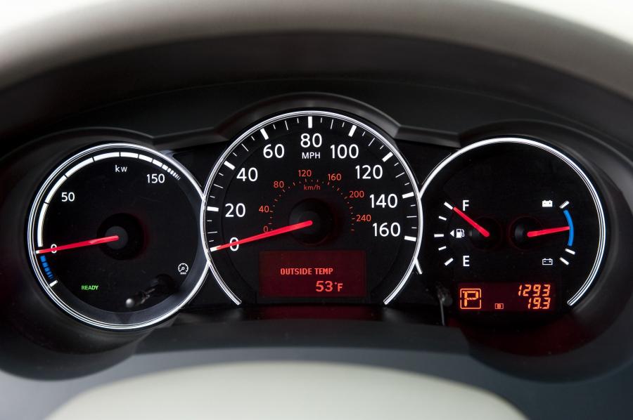  Nissan Altima Hybrid 2010 года  (фото 18 из 48)